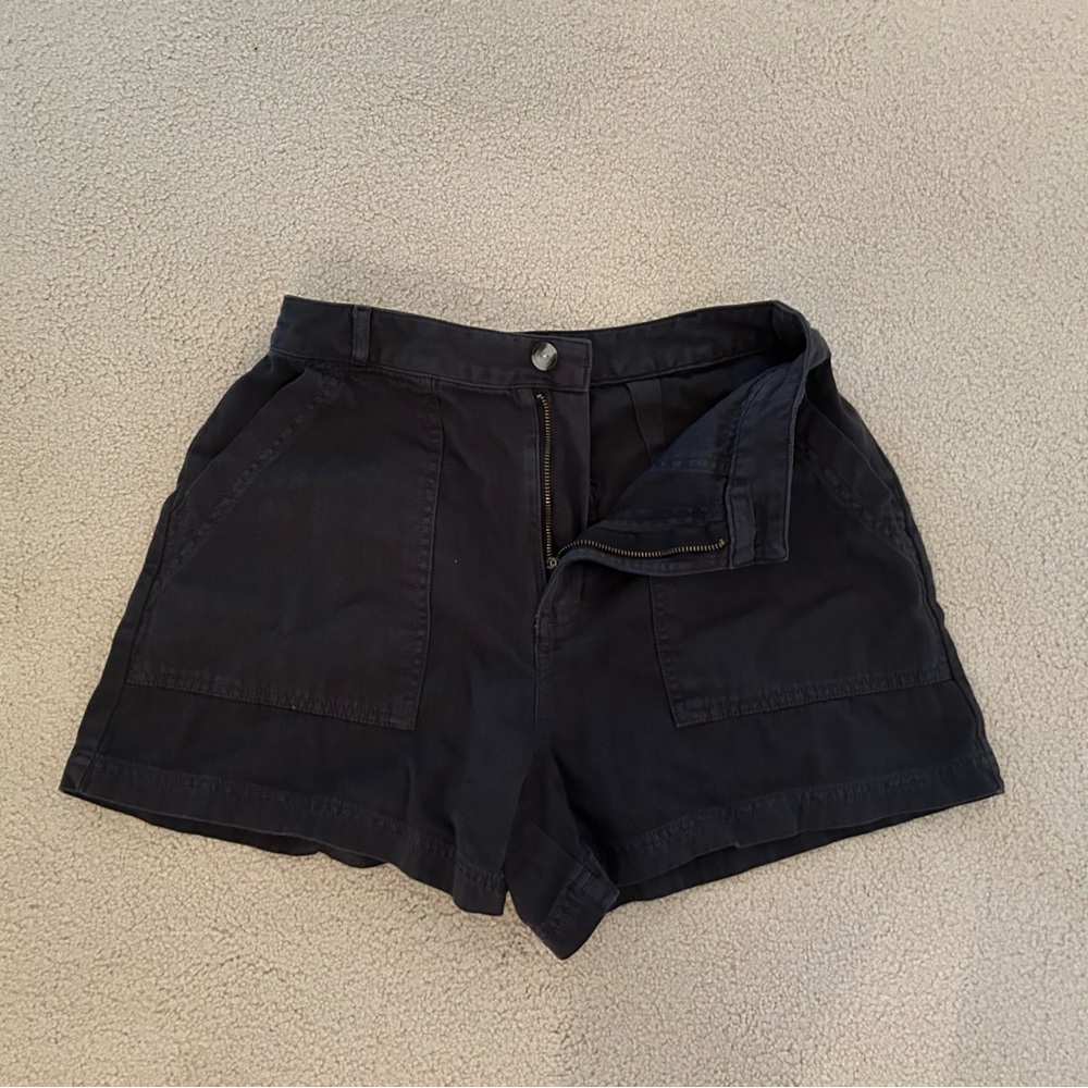 Women’s Universal Thread Black Shorts